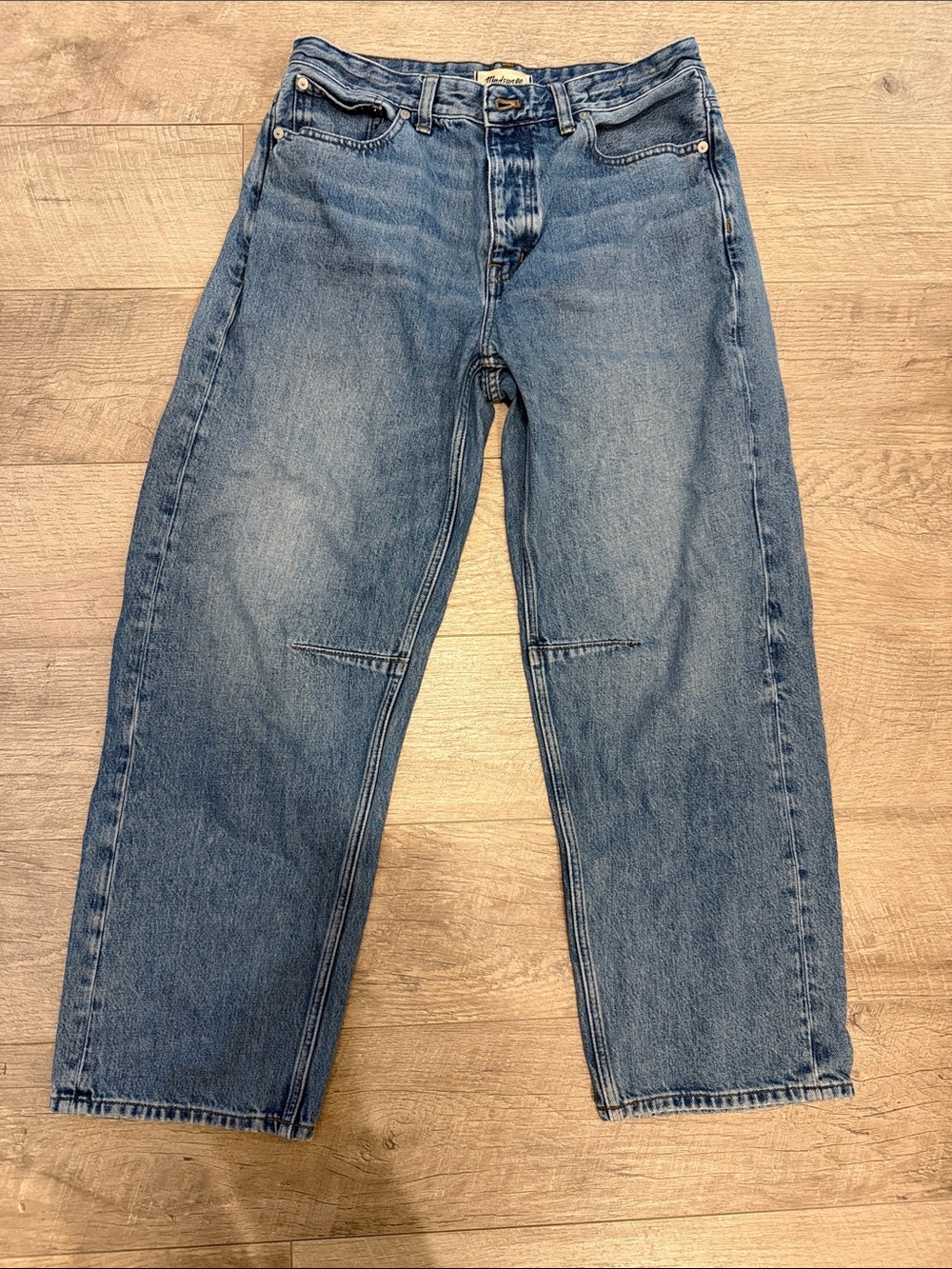 Madewell Darted Barrel Leg Jeans in Light Blue Wash